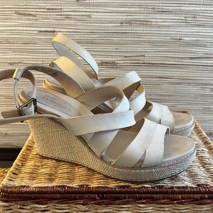 Wedge heel sandal timberland tan sand women’s size 9